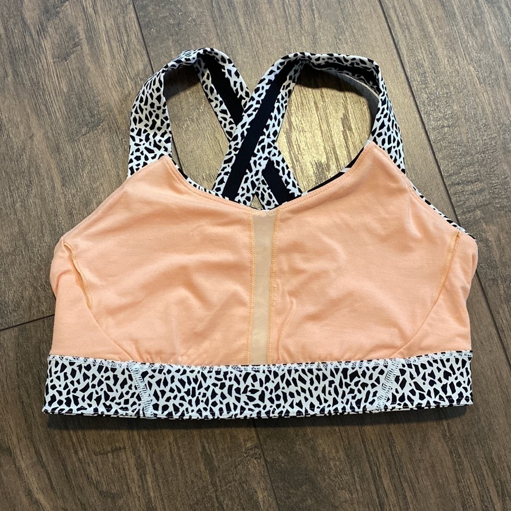 Lululemon Rack Pack Bra Size 4 EUC - Picture 12 of 13